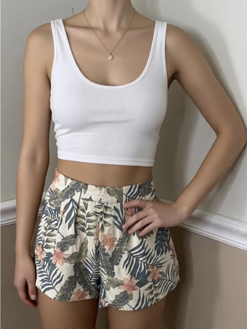 🧡 5 for $25! Balu High-Waist Tropical Pleated Shorts in Cream Floral